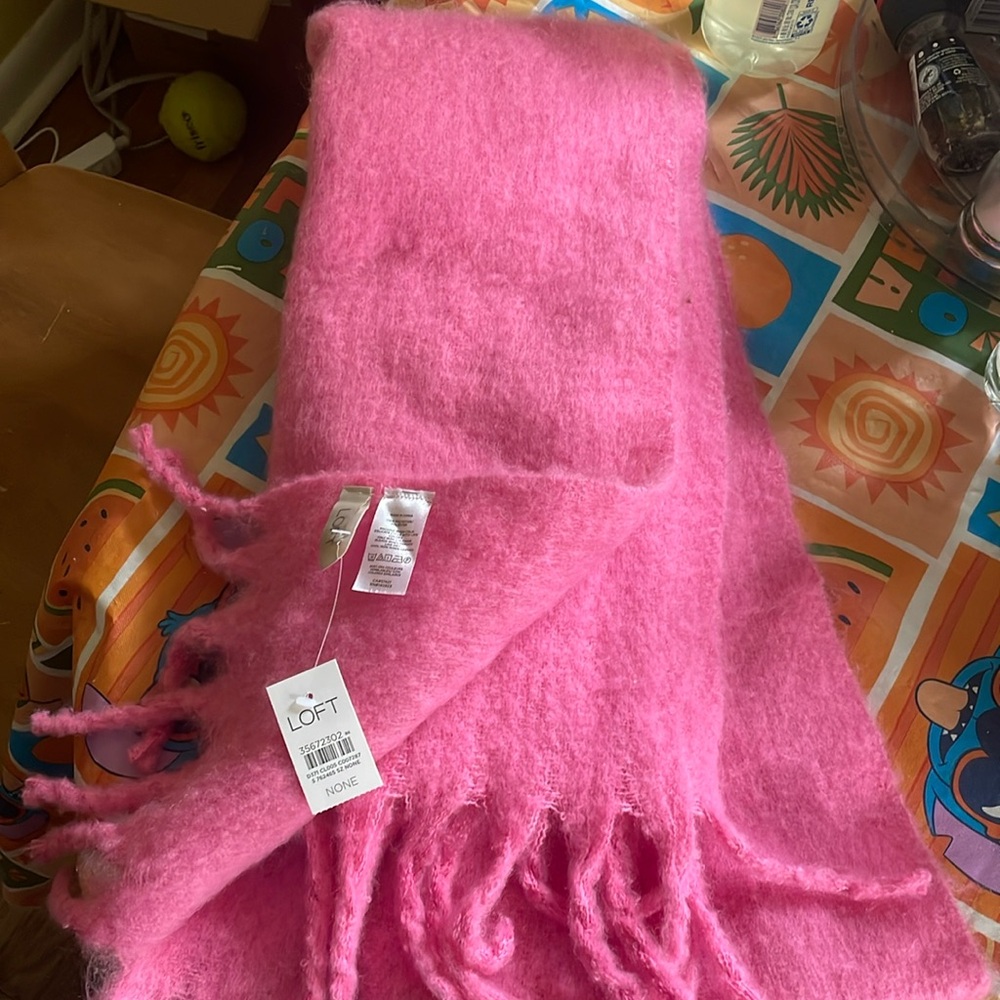 LOFT pink Fuzzy Winter Scarf NWT